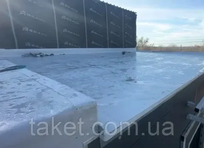 Фрагмент готової гідроізоляції плоскої покрівлі